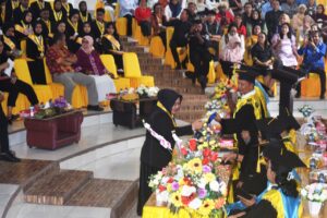 FISIP UNPATTI Kukuhkan 120 Lulusan Sarjana pada Yudisium April 2025
