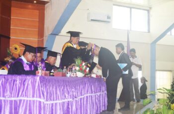 FKIP Unpatti Kukuhkan 415 Lulusan