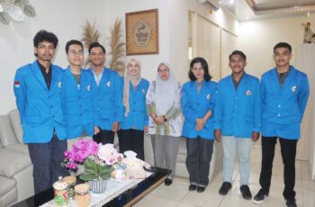 Wakil Rektor Bidang Kemahasiswaan Unpatti Lepas Tim KDMI dan NUDCMenuju Ajang Nasional