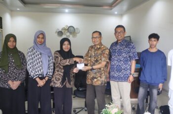BRI Salurkan Beasiswa Yayasan Baitul Maal Kepada Mahasiswa Universitas Pattimura