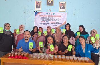 TIM PKM FPIK UNPATTI, DORONG KEMANDIRIAN NELAYAN DESA URENG LEWAT DIVERSIFIKASI PRODUK PERIKANAN